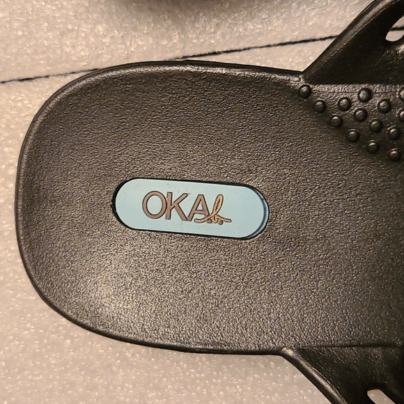 OKAb Black Flip Flops - Picture 4 of 7